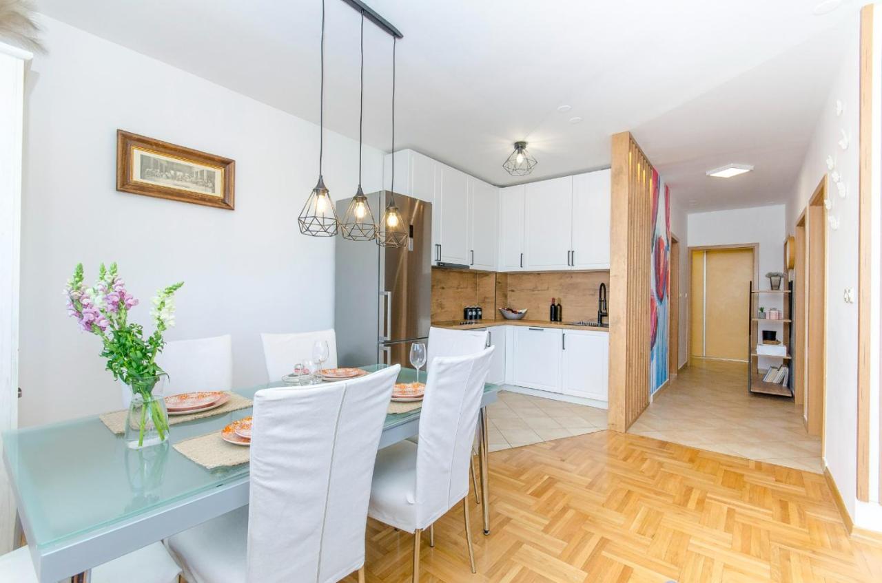 Modern Apartment With Sea View And Secure Garage สปลิท ภายนอก รูปภาพ