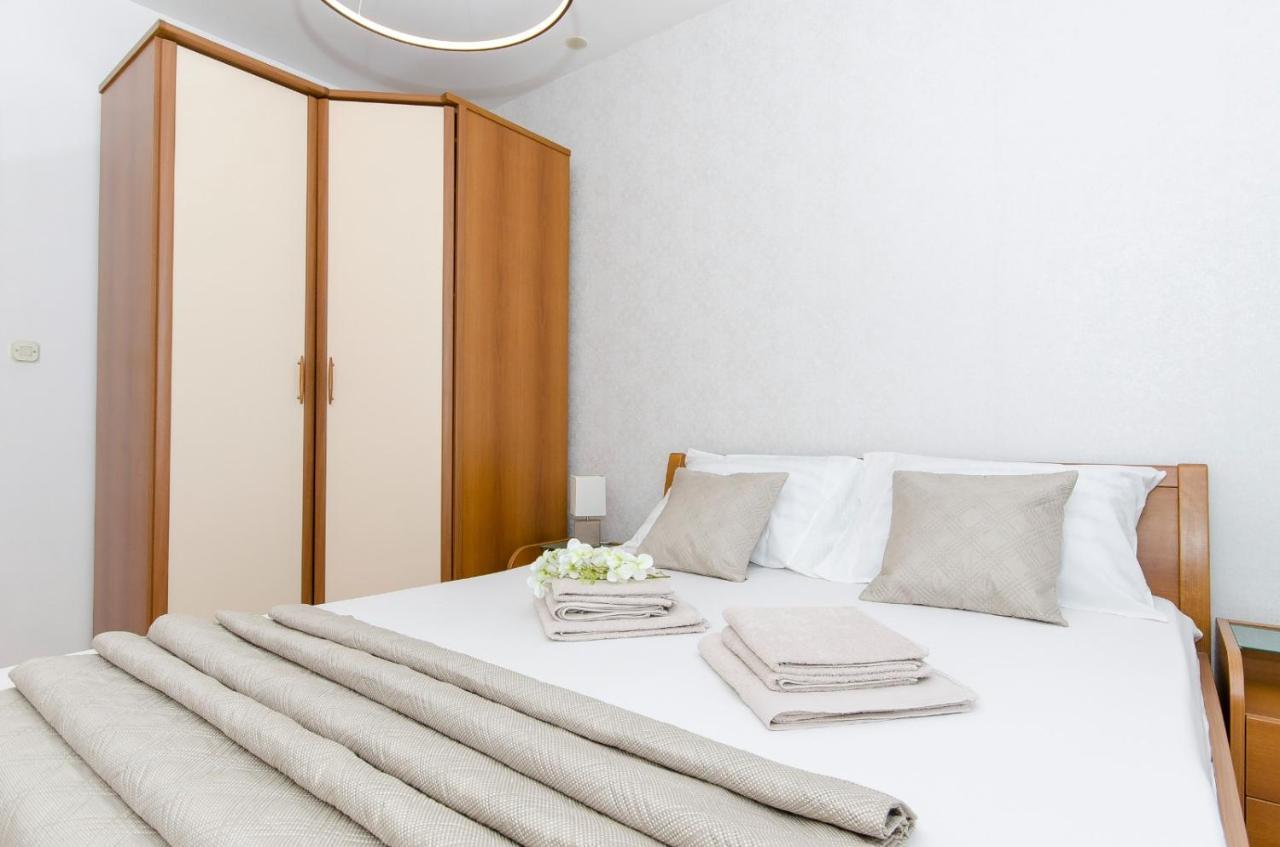 Modern Apartment With Sea View And Secure Garage สปลิท ภายนอก รูปภาพ
