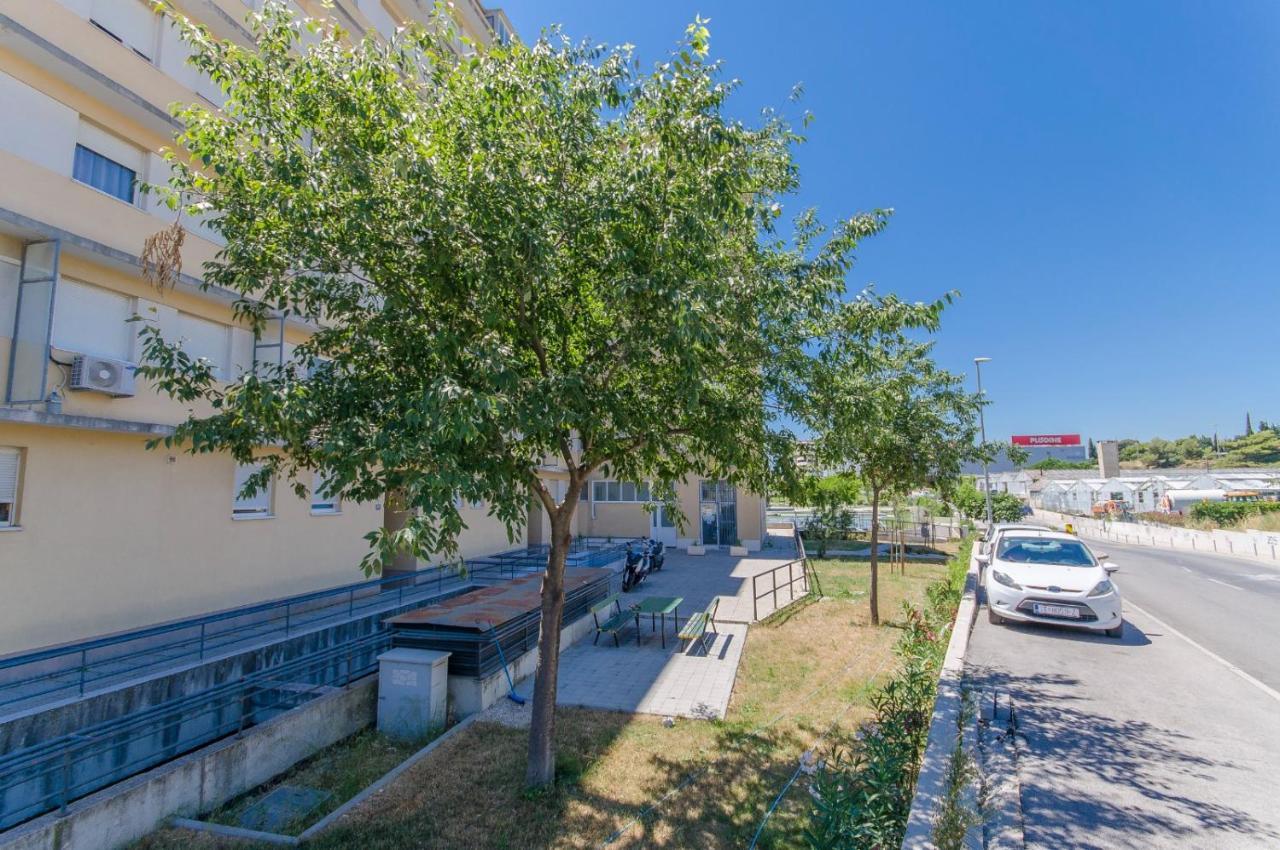 Modern Apartment With Sea View And Secure Garage สปลิท ภายนอก รูปภาพ